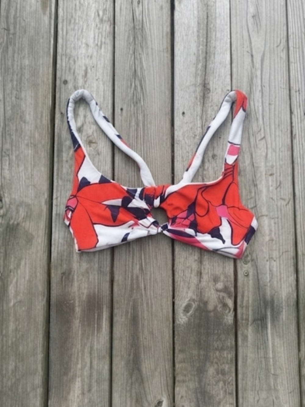 Vince Camuto Red and Navy Floral Accent Bikini Top Sz Small